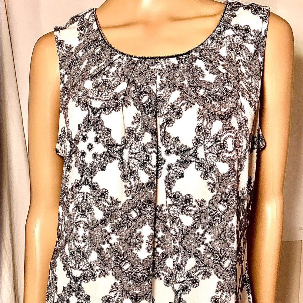 🔥BOGO🔥Worthington Black and White Sleeveless